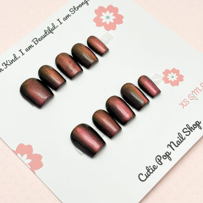 Cat’s Eye Magenta shift Vertical